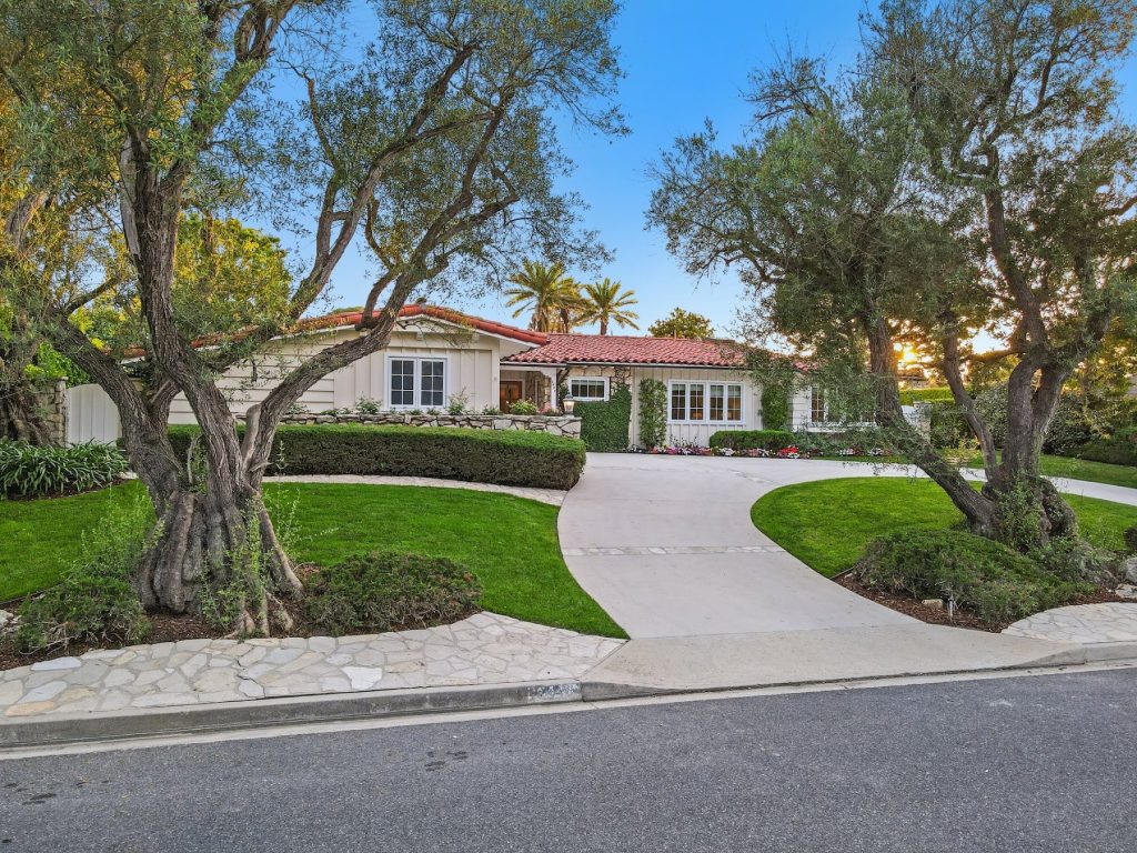 Aerial view of 2440 Via Sonoma, Palos Verdes Estates, a remodeled single-level house with a pool in Valmonte, sold November 2023