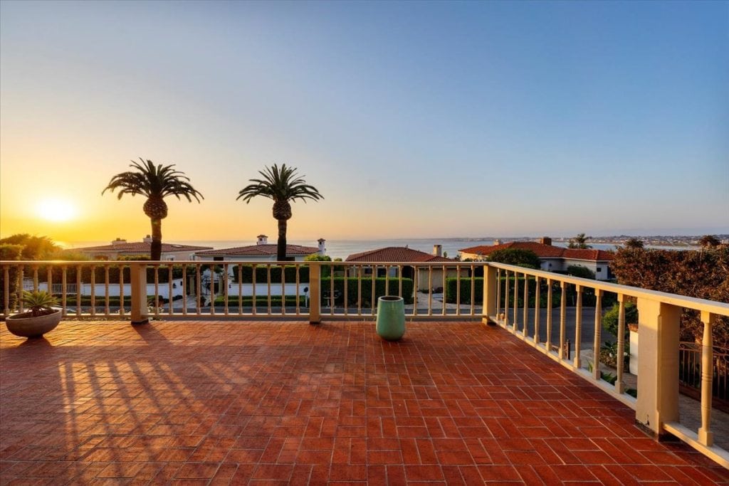 Exterior of 536 Via Media, Palos Verdes Estates, a four bedroom house with a pool, sold October 2025