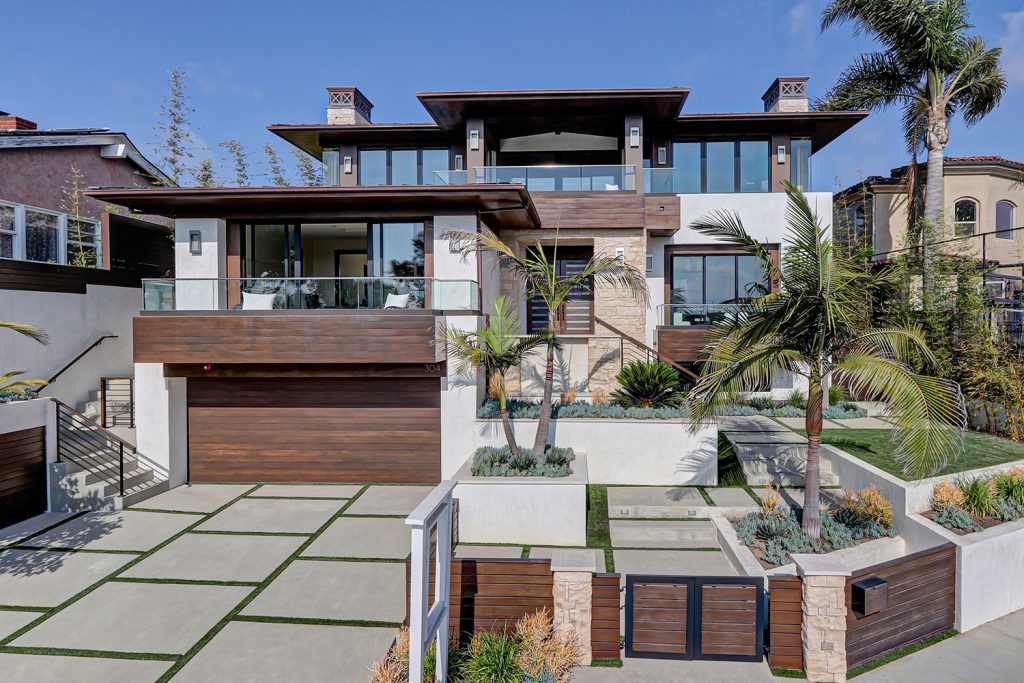 Double lot in the Manhattan Beach Hill Section