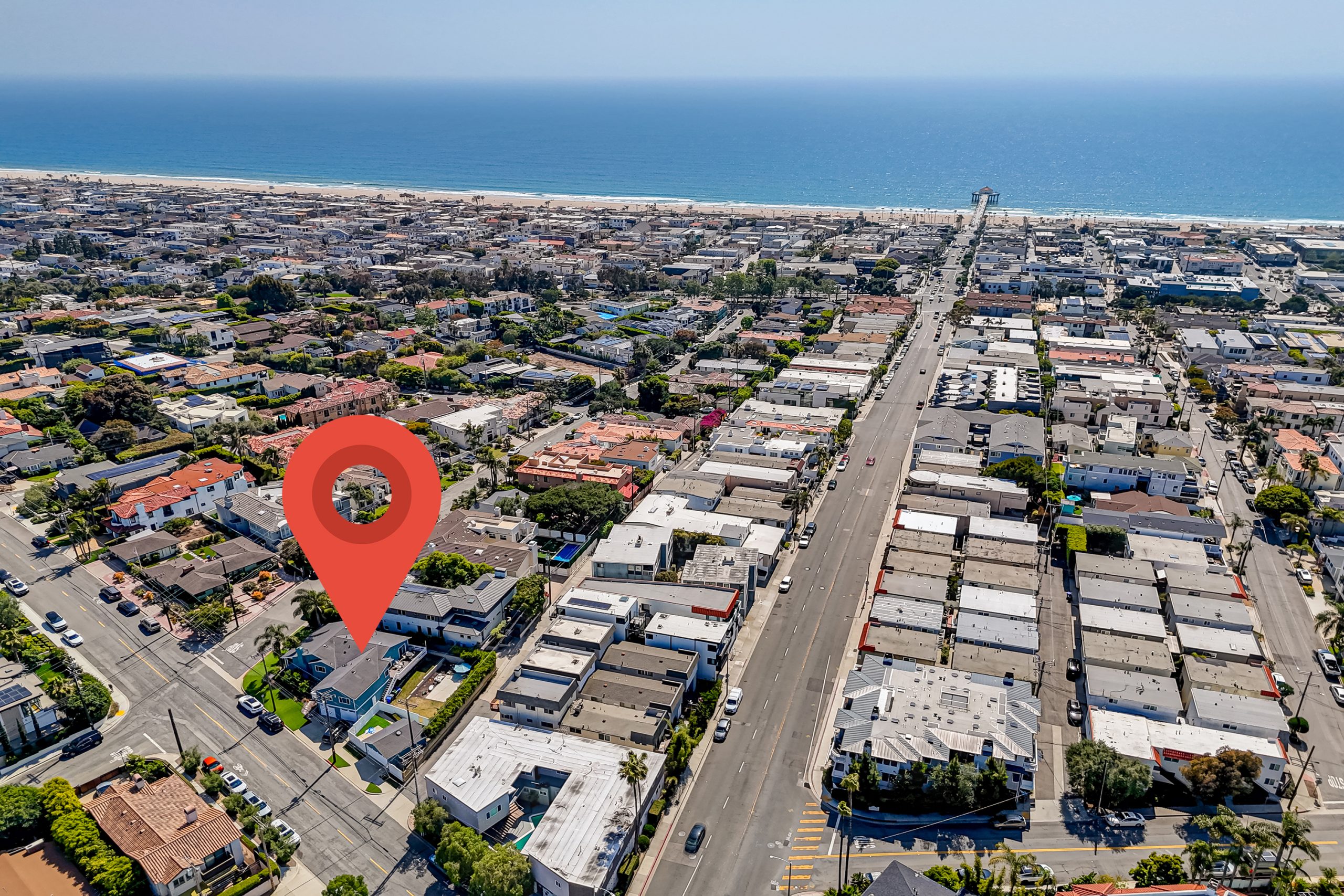 Manhattan Beach Hill Section home close to Downtown Manhattan Beach in the South Bay